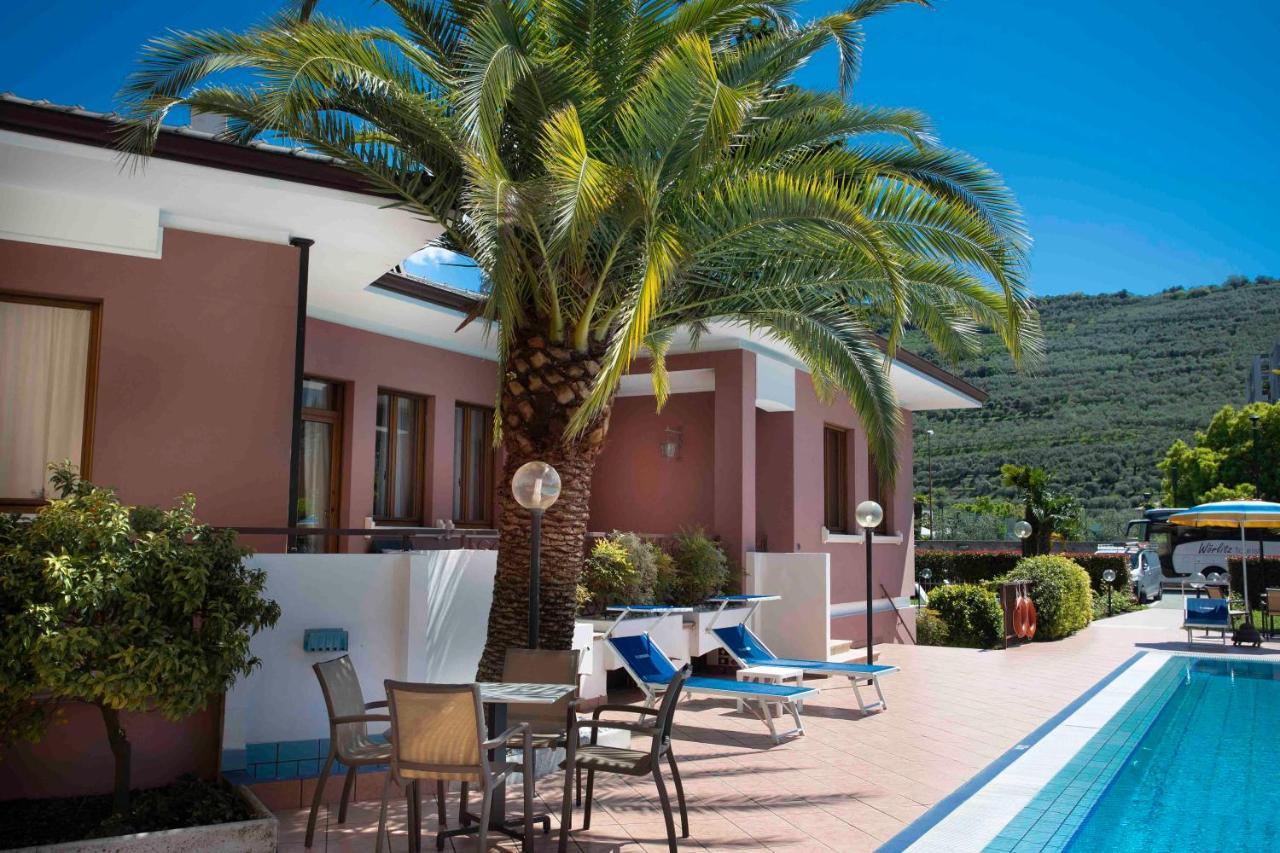 Sunlake Hotel Riva del Garda Exterior photo