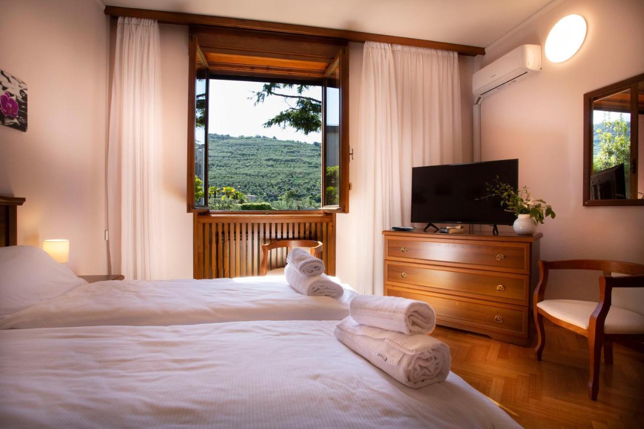Sunlake Hotel Riva del Garda Exterior photo