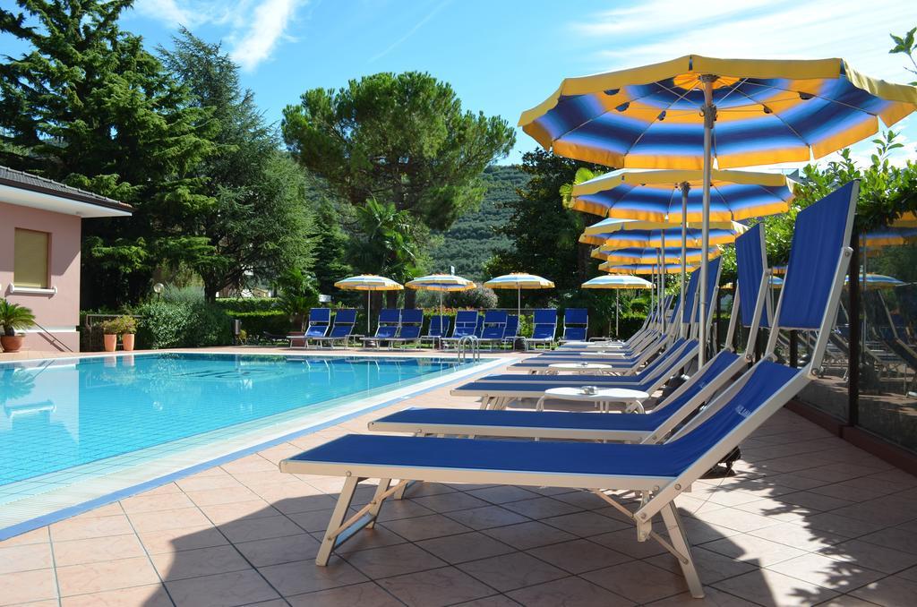 Sunlake Hotel Riva del Garda Exterior photo